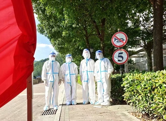 “我们与疫情如此接近” “我们与疫情如此接近”